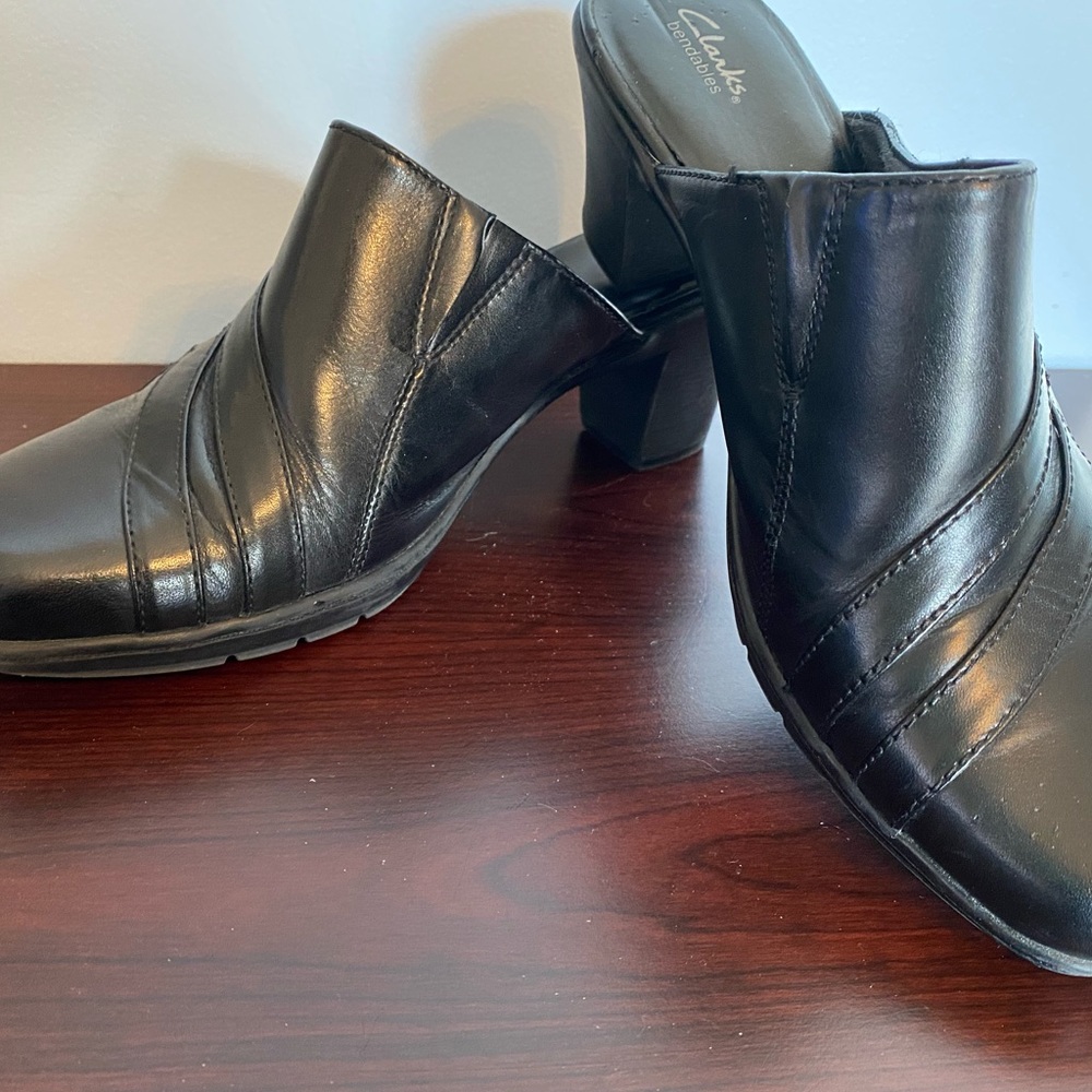 Clarks Bendables Black Leather Mules